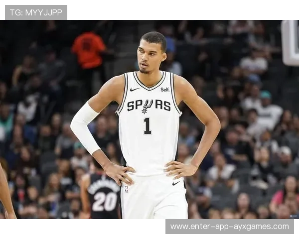 马刺围绕文班打造体系,球队成长速度全面加快 马刺围绕文班打造体系,球队成长速度全面加快