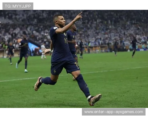 巴黎姆巴佩爆发冲击力训练加强全面提升速度与爆发,开启巅峰竞技新篇章 巴黎姆巴佩爆发冲击力训练加强全面提升速度与爆发,开启巅峰竞技新篇章