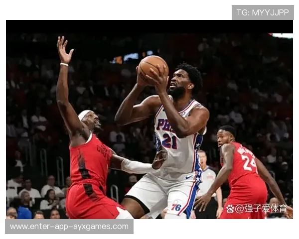 76人内线强攻频繁压迫对方篮筐 76人内线强攻频繁压迫对方篮筐