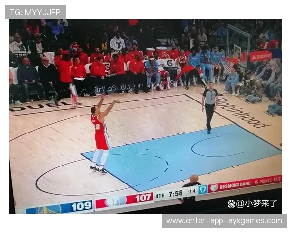 库里连续远投得分,勇士主场碾压过关