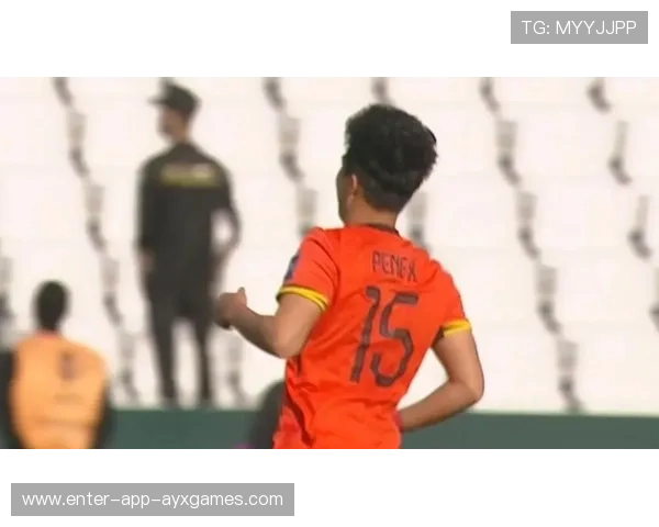 彭啸用身体守住禁区