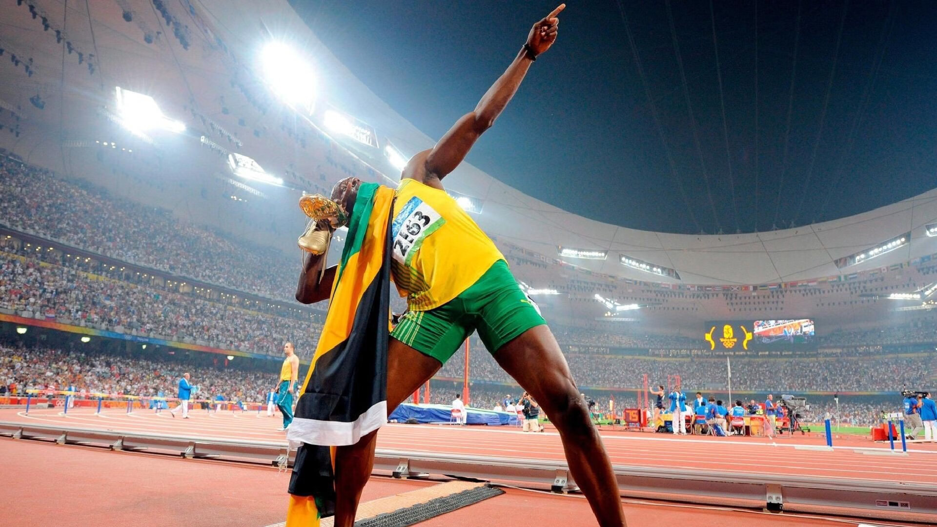 “冠军之路”揭秘：夺冠队伍的背后故事，冠军历程