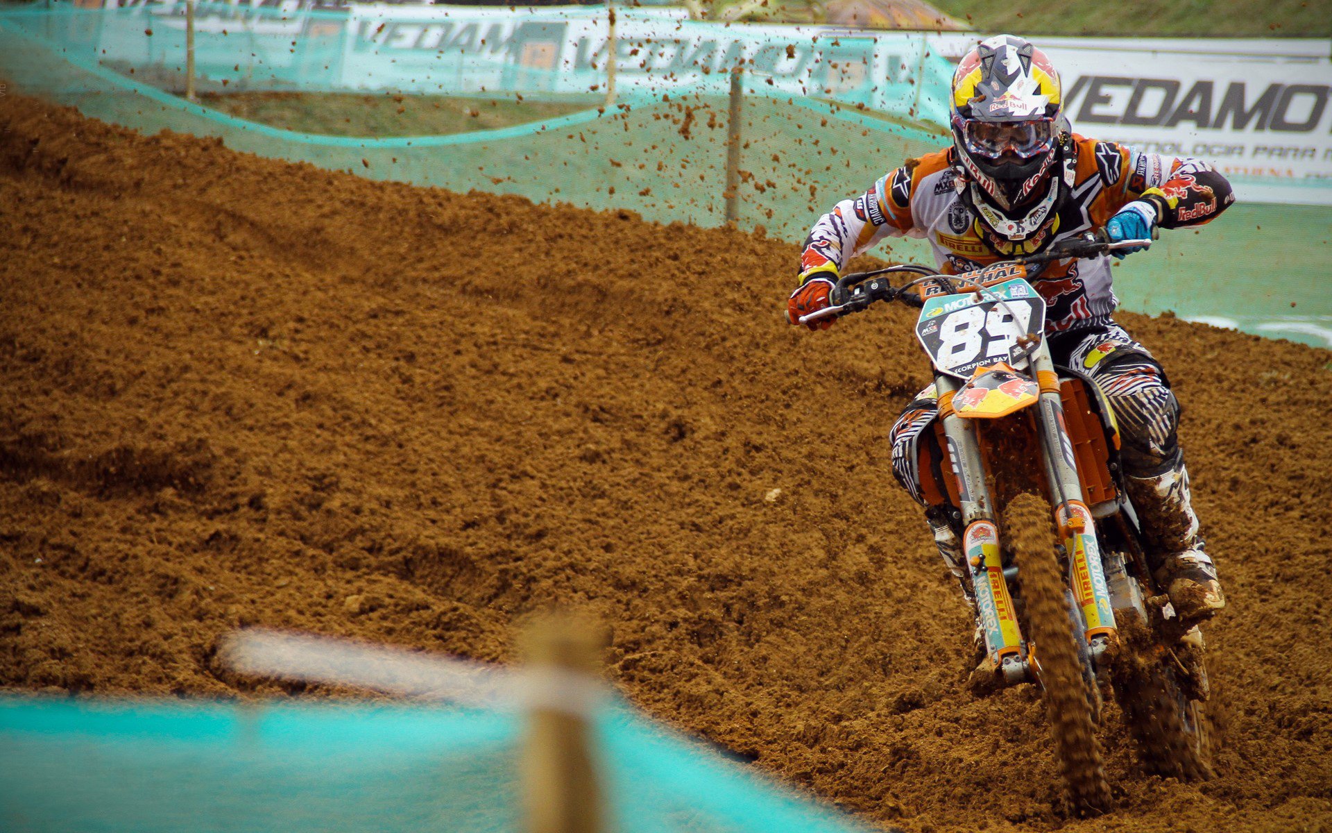 “冠军之路”揭秘：夺冠队伍的背后故事，冠军历程